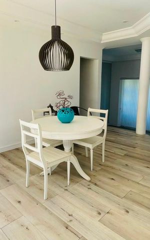 Casa de condomínio para alugar com 600m², 4 quartos e 4 vagas Casa de condomínio para alugar com 600m², 4 quartos e 4 vagasSala de Jantar