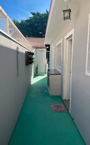 Casa à venda com 248m², 2 quartos e 4 vagas Casa à venda com 248m², 2 quartos e 4 vagasÁrea externa