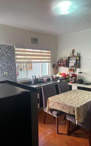 Casa à venda com 248m², 2 quartos e 4 vagas Casa à venda com 248m², 2 quartos e 4 vagasCozinha