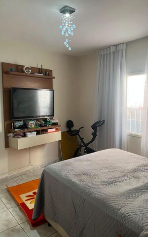 Casa à venda com 248m², 2 quartos e 4 vagas Casa à venda com 248m², 2 quartos e 4 vagasQuarto