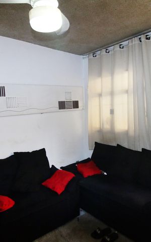 Casa à venda com 300m², 2 quartos e 1 vagaSala