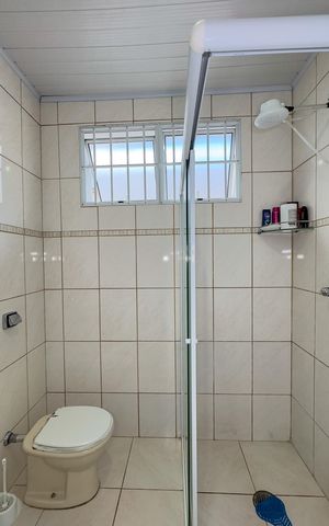Casa à venda com 183m², 4 quartos e 2 vagasCasa 2 - Banheiro social