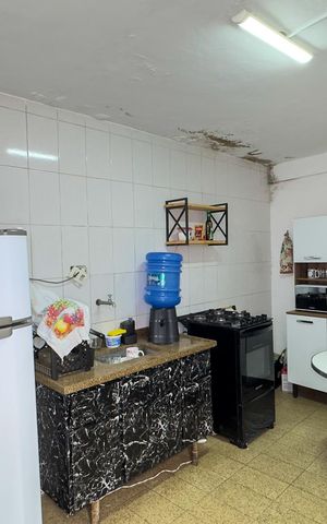 Casa à venda com 183m², 4 quartos e 2 vagasCasa 2 - Cozinha