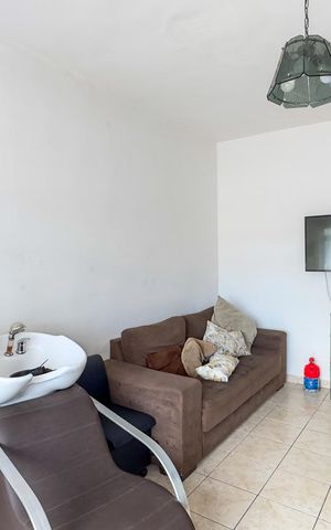 Casa à venda com 183m², 4 quartos e 2 vagasCasa 2 - Sala