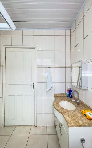 Casa à venda com 183m², 4 quartos e 2 vagasCasa 2 - Banheiro social