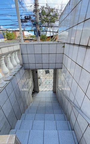 Casa à venda com 183m², 4 quartos e 2 vagasEscada