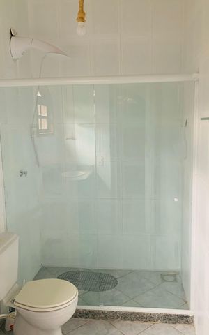 Casa para alugar com 360m², 4 quartos e 4 vagas Casa para alugar com 360m², 4 quartos e 4 vagasBanheiro