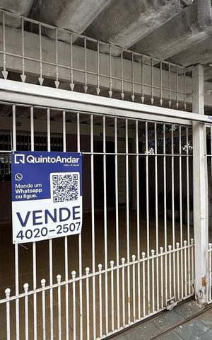 Casa à venda com 130m², 3 quartos e 2 vagas Casa à venda com 130m², 3 quartos e 2 vagasFachada