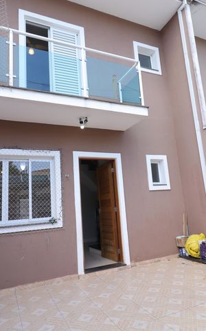 Casa à venda com 90m², 3 quartos e 2 vagasGaragem