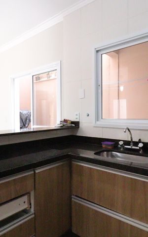 Casa à venda com 90m², 3 quartos e 2 vagasCozinha