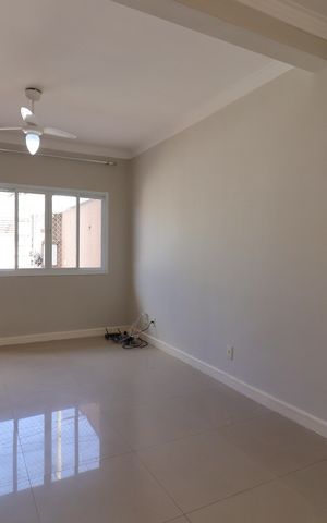 Casa à venda com 90m², 3 quartos e 2 vagasSala