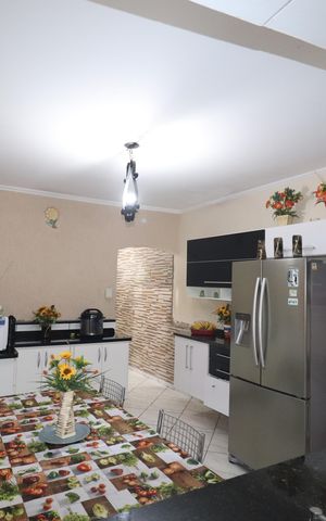 Casa para alugar com 300m², 3 quartos e 2 vagasCozinha