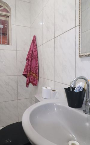 Casa para alugar com 300m², 3 quartos e 2 vagasBanheiro de serviço 