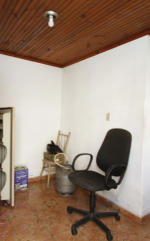 Casa à venda com 300m², 6 quartos e 2 vagasSala