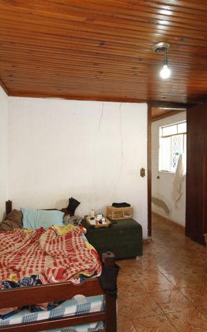 Casa à venda com 300m², 6 quartos e 2 vagasQuarto 4