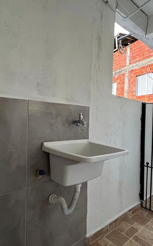 Casa de condomínio à venda com 30m², 1 quarto e sem vaga Casa de condomínio à venda com 30m², 1 quarto e sem vagaÁrea de Serviço