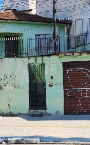 Casa à venda com 183m², 2 quartos e 1 vagaFachada