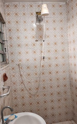 Casa à venda com 183m², 2 quartos e 1 vagaBanheiro