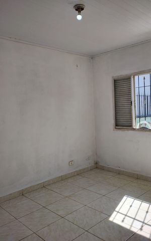 Casa à venda com 183m², 2 quartos e 1 vagaQuarto