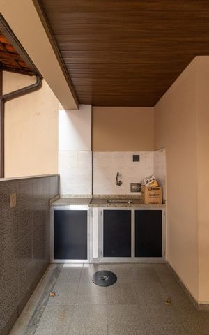 Casa à venda com 270m², 5 quartos e 4 vagasGaragem