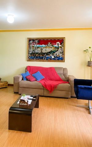 Casa à venda com 140m², 3 quartos e 3 vagas Casa à venda com 140m², 3 quartos e 3 vagasSala