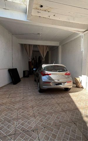 Casa à venda com 388m², 4 quartos e 4 vagas Casa à venda com 388m², 4 quartos e 4 vagasGaragem