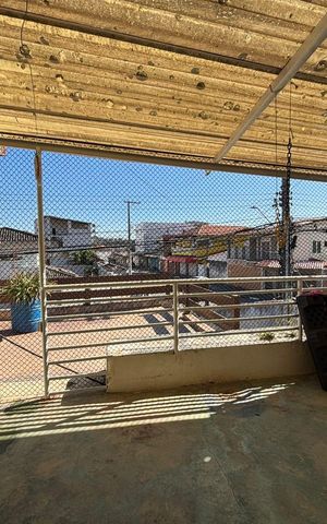 Casa à venda com 388m², 4 quartos e 4 vagas Casa à venda com 388m², 4 quartos e 4 vagasVista área de serviço