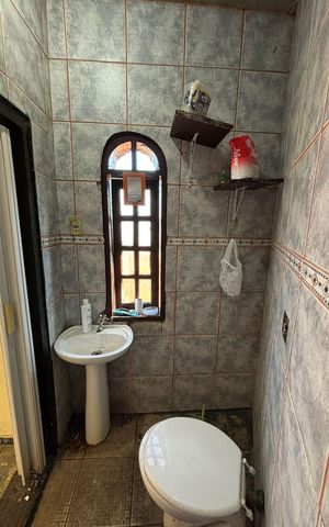 Casa à venda com 388m², 4 quartos e 4 vagas Casa à venda com 388m², 4 quartos e 4 vagasBanheiro casa 2