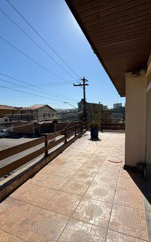 Casa à venda com 388m², 4 quartos e 4 vagas Casa à venda com 388m², 4 quartos e 4 vagasVista da Sacada