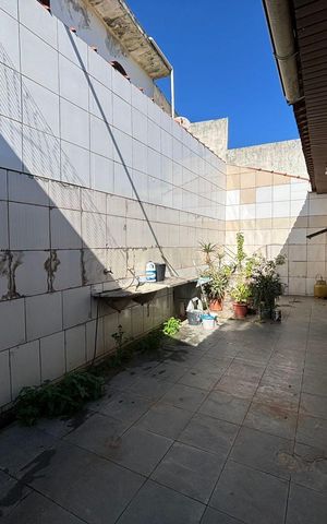 Casa à venda com 388m², 4 quartos e 4 vagas Casa à venda com 388m², 4 quartos e 4 vagasEspaço fundos