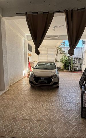 Casa à venda com 388m², 4 quartos e 4 vagas Casa à venda com 388m², 4 quartos e 4 vagasGaragem