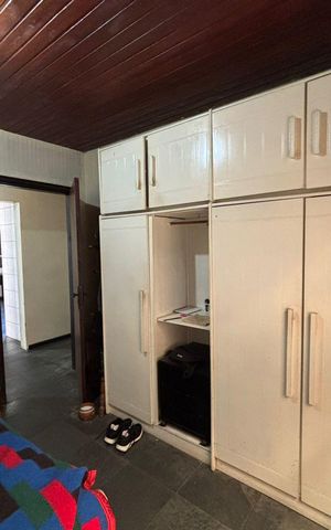 Casa à venda com 388m², 4 quartos e 4 vagas Casa à venda com 388m², 4 quartos e 4 vagasQuarto 2