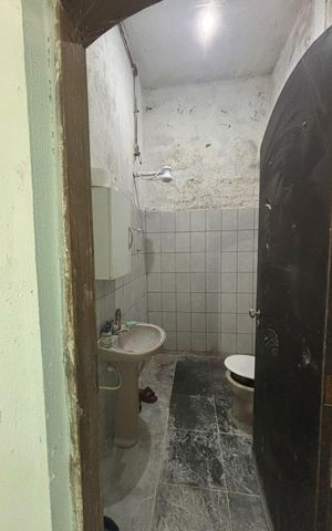 Casa à venda com 388m², 4 quartos e 4 vagas Casa à venda com 388m², 4 quartos e 4 vagasBanheiro salão