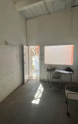 Casa à venda com 388m², 4 quartos e 4 vagas Casa à venda com 388m², 4 quartos e 4 vagasÁrea do salão