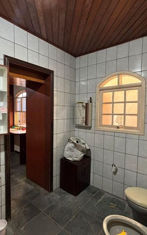 Casa à venda com 388m², 4 quartos e 4 vagas Casa à venda com 388m², 4 quartos e 4 vagasBanheiro suíte