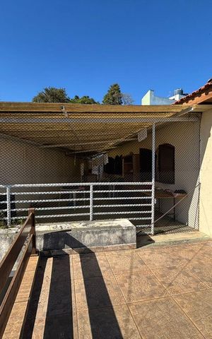 Casa à venda com 388m², 4 quartos e 4 vagas Casa à venda com 388m², 4 quartos e 4 vagasSacada