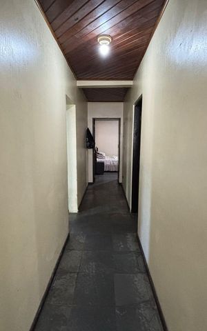 Casa à venda com 388m², 4 quartos e 4 vagas Casa à venda com 388m², 4 quartos e 4 vagasCorredor quartos