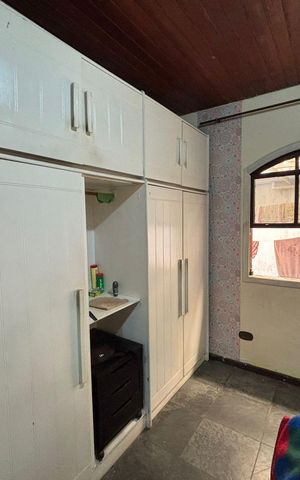 Casa à venda com 388m², 4 quartos e 4 vagas Casa à venda com 388m², 4 quartos e 4 vagasQuarto 2