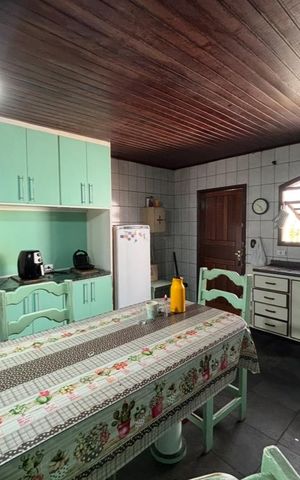 Casa à venda com 388m², 4 quartos e 4 vagas Casa à venda com 388m², 4 quartos e 4 vagasCozinha