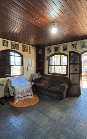 Casa à venda com 388m², 4 quartos e 4 vagas Casa à venda com 388m², 4 quartos e 4 vagasSala