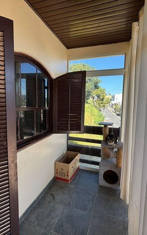 Casa à venda com 388m², 4 quartos e 4 vagas Casa à venda com 388m², 4 quartos e 4 vagasEspaço sala