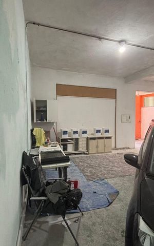 Casa à venda com 388m², 4 quartos e 4 vagas Casa à venda com 388m², 4 quartos e 4 vagasSalão