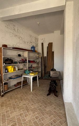 Casa à venda com 388m², 4 quartos e 4 vagas Casa à venda com 388m², 4 quartos e 4 vagasEspaço garagem