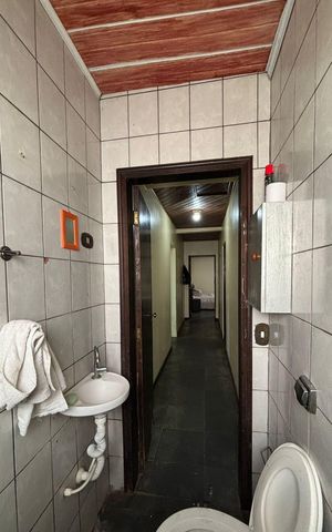 Casa à venda com 388m², 4 quartos e 4 vagas Casa à venda com 388m², 4 quartos e 4 vagasBanheiro