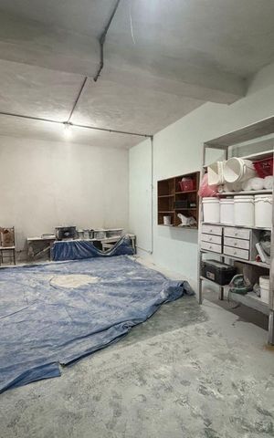Casa à venda com 388m², 4 quartos e 4 vagas Casa à venda com 388m², 4 quartos e 4 vagasSalão