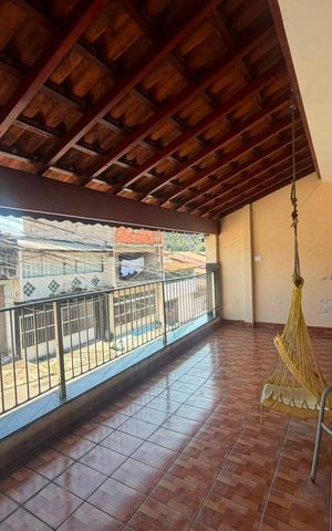 Casa à venda com 360m², 5 quartos e 2 vagas Casa à venda com 360m², 5 quartos e 2 vagasÁrea externa