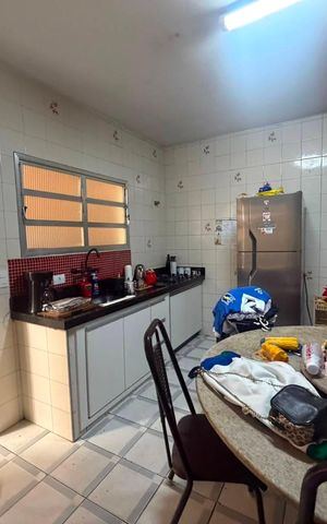Casa à venda com 360m², 5 quartos e 2 vagas Casa à venda com 360m², 5 quartos e 2 vagasCozinha
