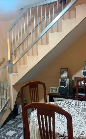 Casa à venda com 360m², 5 quartos e 2 vagas Casa à venda com 360m², 5 quartos e 2 vagasSala