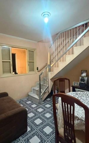 Casa à venda com 360m², 5 quartos e 2 vagas Casa à venda com 360m², 5 quartos e 2 vagasSala