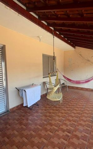 Casa à venda com 360m², 5 quartos e 2 vagas Casa à venda com 360m², 5 quartos e 2 vagasÁrea externa